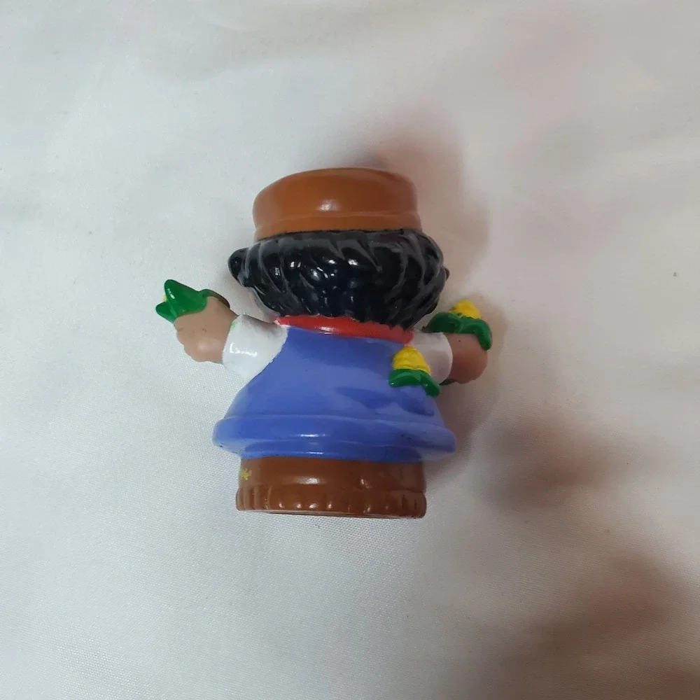 RARE 2001 Fisher Price Little People  Farmer‎ Roberto Holding Corn